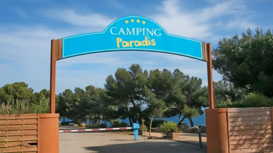 entree_camping_paradis_lacouronne