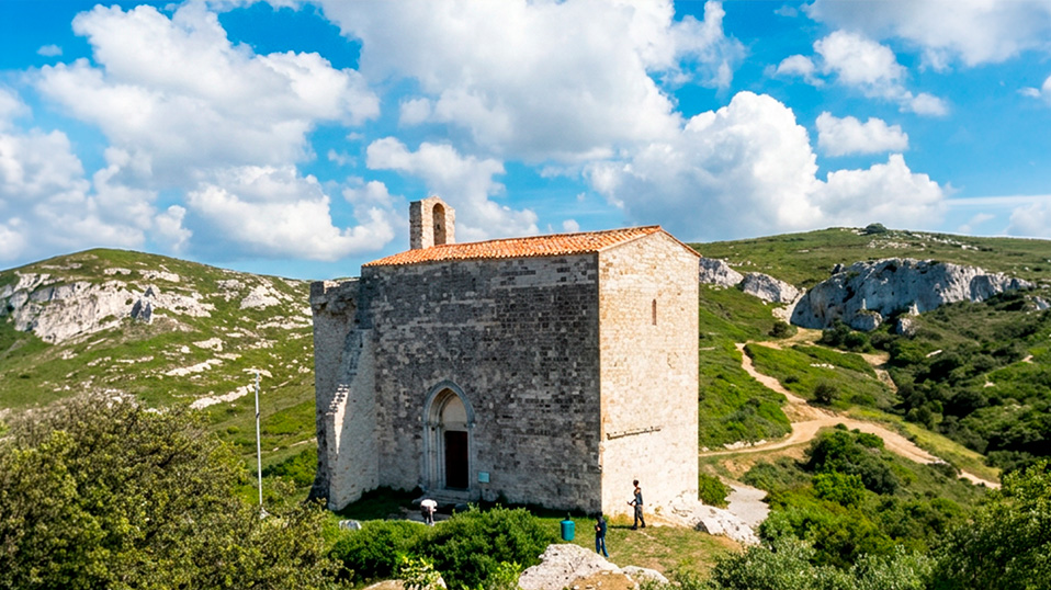 chapelle saint michel skyline le rove horizon by graphic design skyline Côte Bleue Le Rove